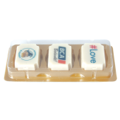 Logobonbon van witte chocolade met hazelnoot praline, rechthoekig of rond, met opdruk tot in full colour, per 3 stuks verpakt Logobonbon van witte chocolade met hazelnoot praline, rechthoekig of rond, met opdruk tot in full colour, per 3 stuks verpakt