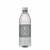 bronwater in 100% gereycleerd plastic (RPET) flesje 500ml met grijze PMS877 draaidop