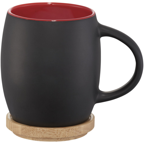 Hearth 400 ml ceramic mug with wooden coaster - Solid black/Red