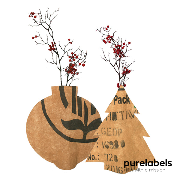 Fairtrade bottle sleeve van gerecyclede theezakken | kerstbal of kerstboom