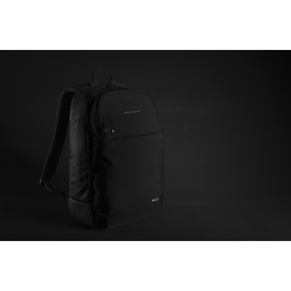 Swiss Peak laptop backpack with UV-C steriliser pocket, black