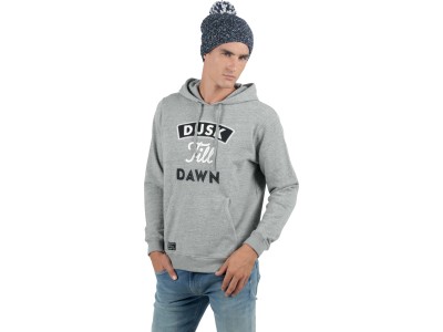 Dikke, gebreide muts met pompom Dikke, gebreide muts met pompom