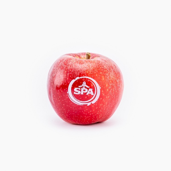 Rode appel met zwarte bedrukking