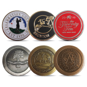 40mm Metalen Ballmarker met geëmailleerd / gestanst Logo op 2 zijdes 40mm Metalen Ballmarker met geëmailleerd / gestanst Logo op 2 zijdes