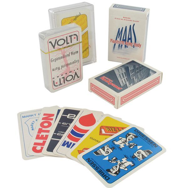 Speelkaarten in karton doosje( 12 weken levertijd )